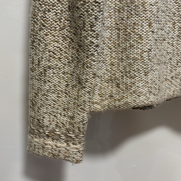 Gap wool turtleneck sweater. - Picture 3 of 5